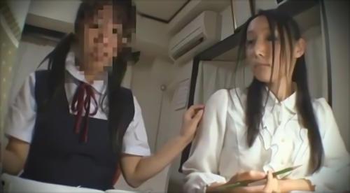 『フェラチオ』父親が娘のカテキョにこっそりビヤクを飲ませ、身体が熱くなったところでさらに勃起を見せつけると…。看板タイトル交換SPECIAL第4！