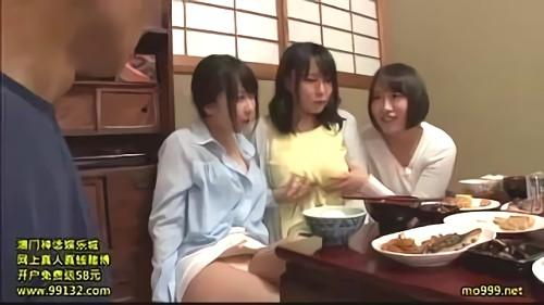 『女子大生』「我が家のように使って」　民泊で女子大生が宿泊客に!