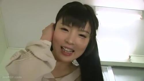 『お姉さん』というくらい見せていたり、ノーブラで服上からでも乳首がポチッと立っているのが分かる女の子に出会っても、それをじっくり直視する事は出！
