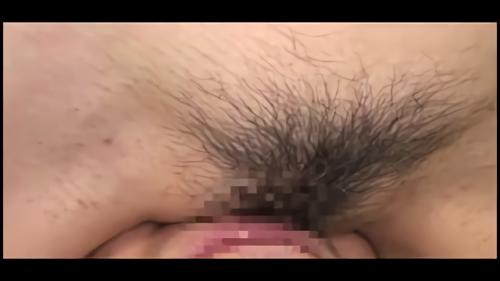 『顔騎』男の顔面を使って喜び一人Hに熱中するド情欲的JKの性癖を収録！恥じらいながらも腰のうねりを止められない女子校生、男を見！