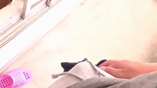 『お姉さん』隣に引っ越してきたお姉さんは容姿端麗でまさに理想の女性！冴えない大学生活を送る俺には縁もゆかりもないと思っていたが…！！！