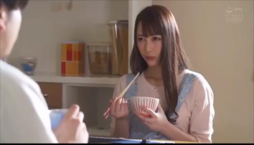 『プリケツ』結婚3年目。燃えるような恋愛エモーションは家庭の安定と共に支え合うパートナーシップに変化していく…。いつの間にか、夫からもっと積極！