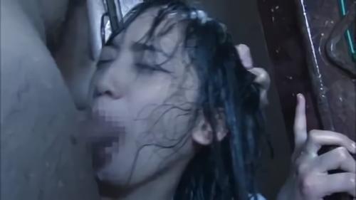 『JK』「突然の雨で全身がズブ濡れになって…」雨宿りの最中、胸騒ぎがし背筋が凍りつきました。その悪寒は現実のものに…。欲情の抑えが壊れた鬼！