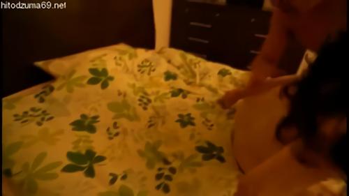 『ババア』リストラに遭い、兄夫婦の家に居候をしていたが、ある日、部屋で一人Hをしている兄ヨメを見てしまう。部屋に戻り一人Hにふけ！