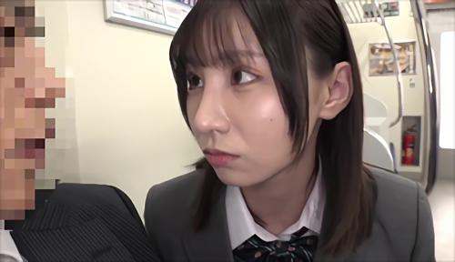『中出し』「私のズボンSEXだった？」「学生に中出ししちゃって大丈夫？」痴女JKが男を狙い食べつくす！最終電車に乗り乗客がいないことを確認し！