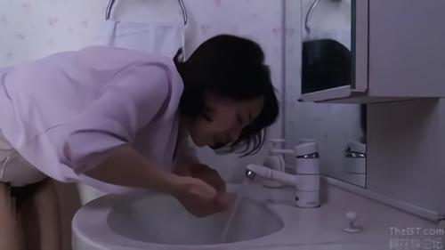『レイプ』怠慢期もなく今でも愛し合っている夫と妻・雅子。お互いのことを信じきっている。そんなある日、寝室のカーテンを変えるため営業マンに来て！