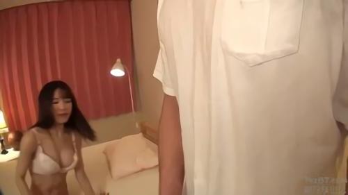 『大学生』こう見えて19歳、立派な現役女子大生2年です。昔からスポーツに打ち込んでいたせいか腹筋がもの凄く、Hは意外とパワフル！ビジュアル的は！