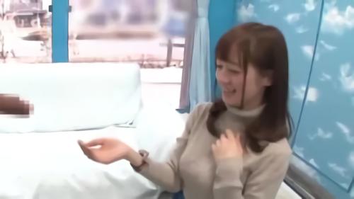 『手コキ』街ゆく心優しい看護学生、保母さんを「早漏で悩んだ男性の自信を取り戻すエール番組」と称してマジックミラー号にご案内。早漏改！