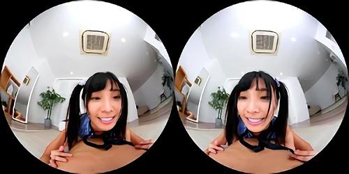 『ハイクオリティVR』！［HQ版は4K＋60fpsの高画質VR］！一人H中に突如部屋に現れたドジっ子魔法使いと中出し3回！潮吹き！情欲的い舌でのベロ接吻！