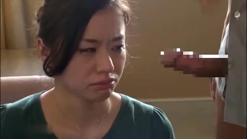 『フェラ』掻き回して陵●。続いては手錠と縄で上半身のフリーを奪うと、身の程知らずだった口に男たちのチ●ポを出来るだけ奥まで挿れて嗚咽を誘！