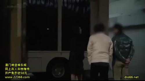 『佐々木あき』驚異の人妻、佐々木あきがマジックミラー号に初乗車！こんなにも艶っぽい彼女の相手になるのはマジックミラー号の前で声を掛けて！