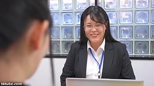 『OL』【社内で大人気の超爆乳女子社員！】東京浅草生まれ。明るく穏やかな家庭で育ち妹が1人、弟が1人いる長女。昔からテレビっ子。愛嬌のあ！