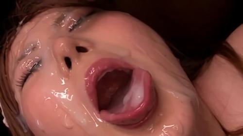 『顔射』舌を伸ばしスマイルでねだり、顔面も爆乳もどっぷり精汁で埋め尽くされ、お口に溜まったザーメンでネバスペ遊戯！合計117発のファ！