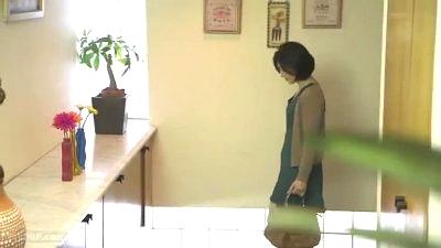 『貧乳』「私が傷を癒してあげよっか?」　次の日も祥子おばさん！