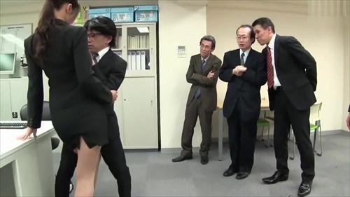 『フェラチオ』「ぶっかけ！オフィスレディスーツ倶楽部」今回のスーツ女子は、スーツがはじけ飛びそうな長身巨乳の女社長怜子さん。ヤリ手の女社長はなん！