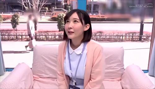 『素人』Gカップ以上のたわわなバストを持つナースたちに童貞クンの「一人Hのお手伝い」をお願いして目の前で自慰！ガマン汁でヌルヌルになったチ！