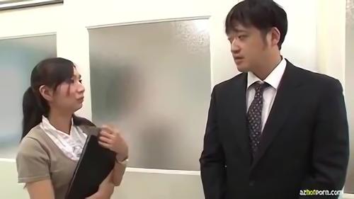 『有本紗世』心を隠して理性を保とうとするが、女子たちの性への興味は果てしなかった！教育実習生の弱味を握り、情欲的本で得た知識でチ○ポをイタズ！