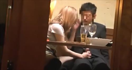 『露出』普通のHでは物足りず、他人に見られるかもしれない、ヤッてるのがバレちゃうかもしれないというスリルがないと感じられない女達。オフィス！