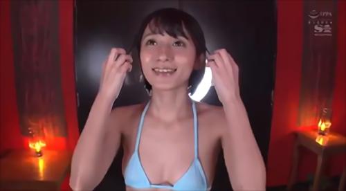 『淫乱』「小さい女の子ほど情慾が強い」って本当だったんだ。18歳の美少女‘吉良りん’の情欲的スを開花させる本作品。ビヤクオイル、巨根遅いピ！