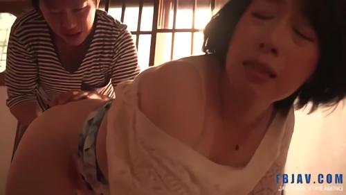 『五十路熟女』屈折した家族像、衝撃の問題作。破滅していく親子の絆度。も何度も、身体を重ね合わせひとつになる母と子。息子の部屋を掃除して！