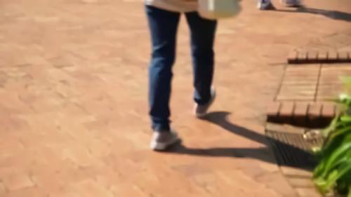 『立ちバック』栃木県の僻地町から上京してくれた、子持ちにはとても見えないほど繊麗な身体の人妻鈴木理子さん。おっとりしていて東京にも滅多！
