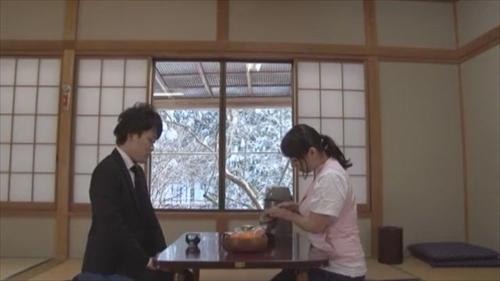 『ぽっちゃり』滝が流れる脇の橋の上。会社員・橋上は、○校時代にお世話になった、野球部の頃の恩師の妻・涼子と再会をする。しかし、恩師との心覚話を語！