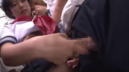 『鬼畜』電車内で痴〇され大粒の涙…。しかし、あどけない顔とは裏腹に必死で反発し続ける芯の強さを感じさせた少女。翌日から始まる痴〇地獄！プラ！