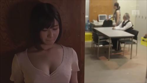 『藤森里穂』【フォロモン淫乱ビッ痴！男を狂わせ惚れさせる魔性の女！】バイト先の店長に恋をしている彼女は時短営業で経営難となり落ち込む彼を慰めよ！