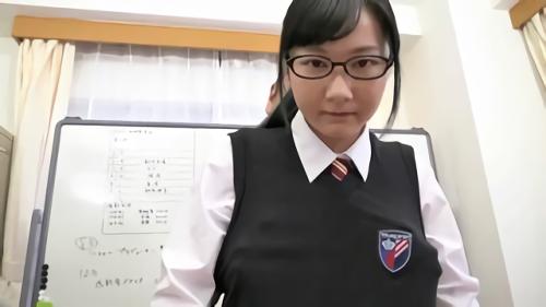 『微乳』AVの面接に来たのはこの春に高校卒業したばかりの舌足らずなしゃべり方がかわいい「弥生ちゃん」18才。高校時代の制服を着た！