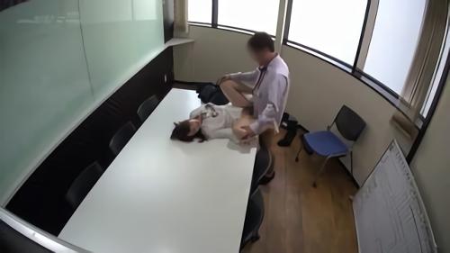 『着衣』社内でも美人と話題の女子社員をターゲットにプライベートを覗く！