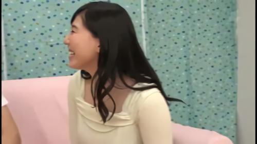 『手コキ』洋服の上からでもわかるボリューム溢れるバストをお持ちの女の子をナンパして、童貞くんのお悩みを聞いていただくことに。優し過！