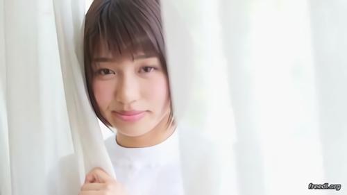 『唯井まひろ』潮吹き名手の男優さんをマッチングしたことでもう乾く間もなくシーツや床はビショビショ状態！！手マンで、セルフで、ハメながら！