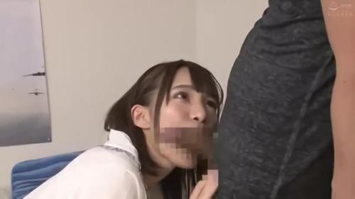 『騎乗位』ゆったりとしたワンピース姿の妹と家の掃除をしていると…お尻を突き出して雑巾掛けをしたり、椅子に登って掃除する妹のズボンが丸見え！と！