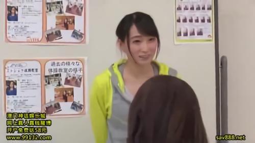 『潮吹き』‘ものすごい腰使い’で騎乗位イキを繰り返す！