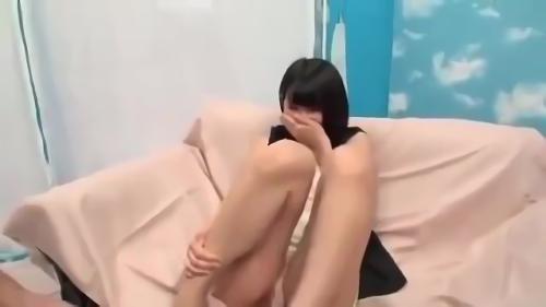 『素人』「気持ちよくなると、こんなにも、出ちゃうんですね…」街行く10代娘に声を掛け「声ガマンレクリエーション」と称して、マジックミラー号！