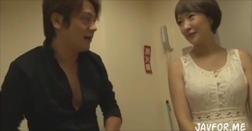 『寝取り』旦那以外にケイケンのない10代おさな妻が名器すぎて中で吸い付きザラザラした膣壁に耐えられません。あどけない少女のようなルックス妻を！