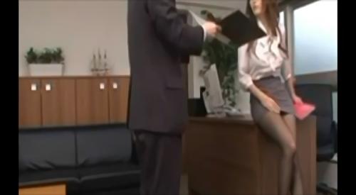 『フェラチオ』部下に痴態を見せつけてエキサイトする女社長が、グチョグチョと淫音を社長室に響かせる。採用試験でファック査定を実施！成績不振な社員に！