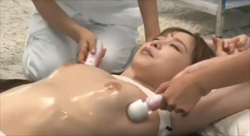 『若妻』妊活中の産婦人科から出てきた新婚カップルをターゲットにお悩みアンケートを実施！「産後は母乳で育てたい」と言う若妻達に母乳が出やすく！