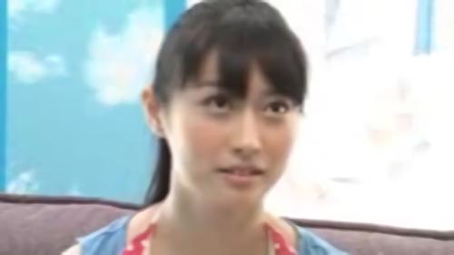 『水着』優しい水着美女に童貞くんのおち○ぽ相談に乗ってもらいました！たくさーん精子が溜まった童貞くんのおち○ぽに、やさしーくまたがって、おま○こで包！