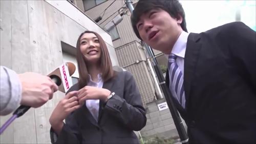 『隠し撮り』スーツ姿の似合う美人オフィスレディに同僚とスーパー銭湯で疲れた体を癒しませんか？と声をかけ2人っきりのシースルー混浴に誘いました！！