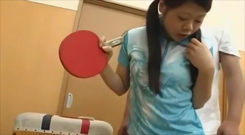 『スポーツ』うぶな卓球少女が強化目的で集まる合宿。親元を離れた合宿所ではハードなリハーサルが集中的に行われている、はず…。しかし実際はうぶ好き！