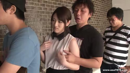 『藍沢潤』恥ずかしがる姿にエキサイトする歪曲彼氏の要求は止まらない！極ミニスカートにノーブラ姿で痴●が集まる映画館に放置！見知らぬ男達！