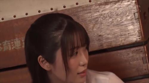 『美尻』放課後の体育倉庫でリア充カップルに苛められている童貞生徒。やってきた河北先生に帰るように促されしぶしぶ従う…が、先に倉庫を出たリア！