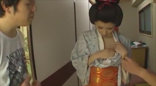『かわいい』前回出演して大好評だったちかちゃんにもう一度会いたいっ。久しぶりの再会でなんと座長に昇格していた！しかし相変わらず劇団は資金難、時！
