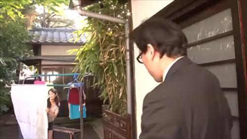 『美脚』旦那には見向きもされず、若く美しい身体を持て余す‘美空’。義父を溺愛し世話をすることで寂しさを紛らわしている。勤務先のデパートで、！
