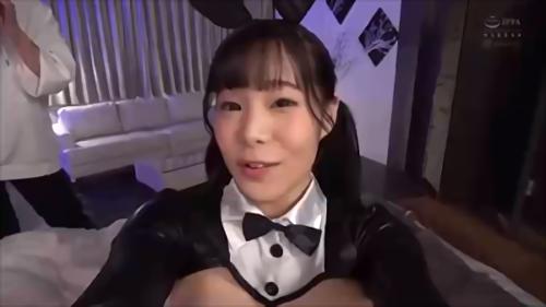 『痴女』【情慾が強すぎるヤリマンレイヤーは実在した！】ジレンマなレイヤーがバスト丸出しの逆バニー衣装を着てファンを誘惑する極秘の録画会を開！