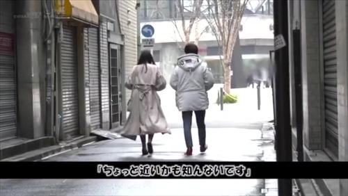 『熟女ナンパ』再開発で盛り上がる池袋西口の百貨店前でナンパを敢行！アンケートをお願いしてマジックミラー号へお連れする。エスコート上手なハンサムボ！
