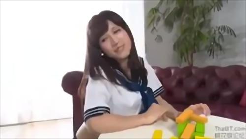 『かわいい』今回はこじみなにアクメパンティを履かせてみました！！感度抜群の彼女は、着用しただけでビクンビクンリアクションしちゃいます。かくれん！