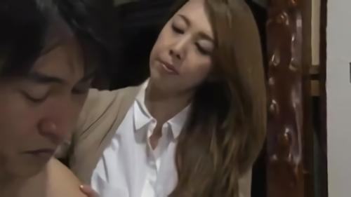 『爆乳』妻となった女たち。日常の積み重ねの中で、自分自身さえも忘れて行く、女としての自己。定めとは皮肉なもの。女を心覚させてくれたのは夫で！