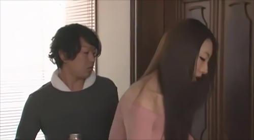 『熟女』高下恵梨香さん、今日も、呼ぶとすぐに飛んできて、私の若い肉棒を嬉しそうに頬張る、物欲しそうな目で、グチャグチャになった下の口で、さ！